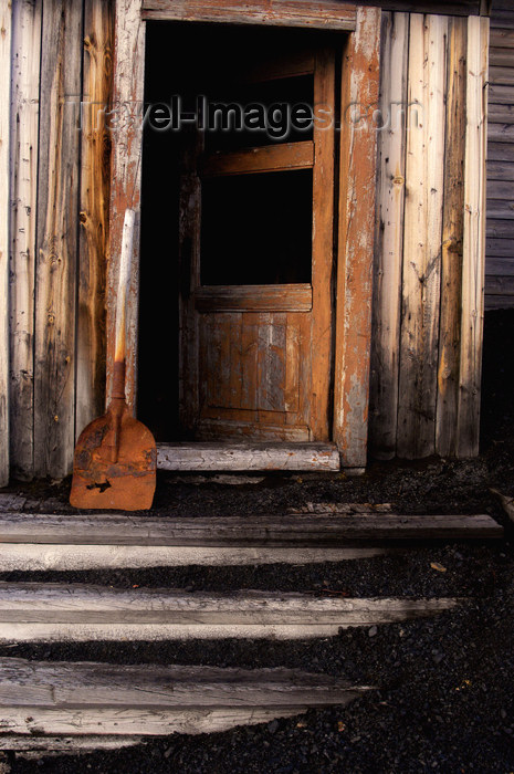 franz-josef76: Franz Josef Land Shovel & coal, abandoned polar station Thikaya, Hooker Is - Arkhangelsk Oblast, Northwestern Federal District, Russia - photo by Bill Cain - (c) Travel-Images.com - Stock Photography agency - Image Bank