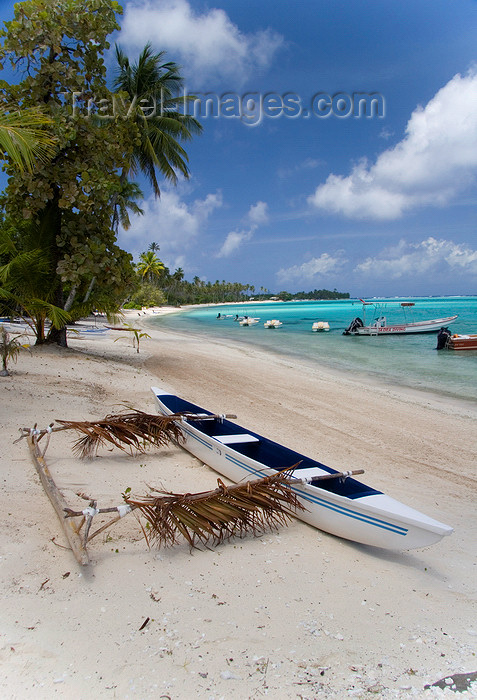 french-polynesia125: Papetoai, Moorea, French Polynesia: outrigger boat on a fine white sand beach - photo by D.Smith - (c) Travel-Images.com - Stock Photography agency - Image Bank