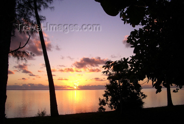 french-polynesia31: French Polynesia - Moorea / MOZ (Society islands, iles du vent): beach - tropical sunset - photo by R.Ziff - (c) Travel-Images.com - Stock Photography agency - Image Bank