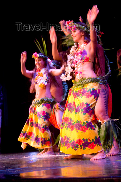 french-polynesia6: Papeete, Tahiti, French Polynesia: Tahitian dancers wearing flower garlands and colourful skirts - photo by D.Smith - (c) Travel-Images.com - Stock Photography agency - Image Bank