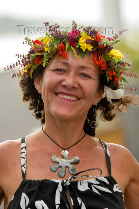 french-polynesia9: Papeete, Tahiti, French Polynesia: close-up of a Tahitian woman wearing traditional ethnic and cultural attire of Tahiti - photo by D.Smith - (c) Travel-Images.com - Stock Photography agency - Image Bank