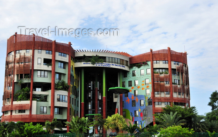 gabon22: Libreville, Estuaire Province, Gabon: Ministry of Waters, Forest and Fishing - architect Francis Meyer - Ministère des Eaux et Forets - boulevard Triomphal El Hadj Omar Bongo - photo by M.Torres - (c) Travel-Images.com - Stock Photography agency - Image Bank