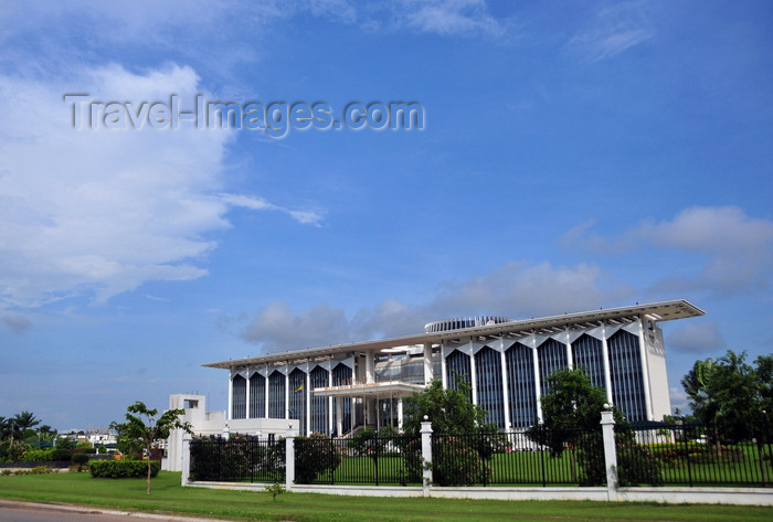 gabon26: Libreville, Estuaire Province, Gabon: the Senate - Palais du Sénat - Palais Omar Bongo Ondimba - diplomatic quarter - boulevard Triomphal El Hadj Omar Bongo - photo by M.Torres - (c) Travel-Images.com - Stock Photography agency - Image Bank