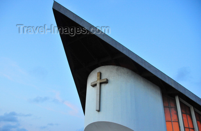 gabon40: Libreville, Estuaire Province, Gabon: St Peters's Cathedral at dusk - triangular roof - Cathédrale St. Pierre - Rue du Governeur Balley - photo by M.Torres - (c) Travel-Images.com - Stock Photography agency - Image Bank