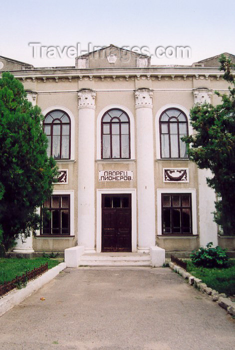 gagauzia15: Vulcanesti, Gagauzia, Moldova: Pioneers' palace - photo by M.Torres - (c) Travel-Images.com - Stock Photography agency - Image Bank