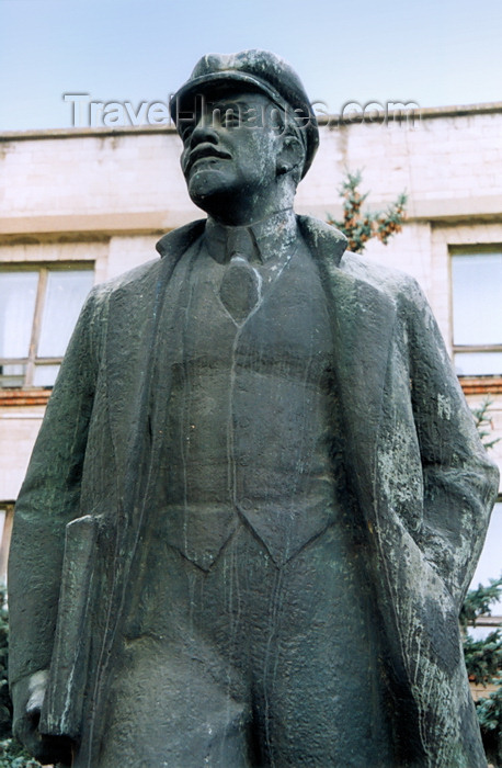 gagauzia2: Comrat / Komrat, Gagauzia, Moldova: V.I. Lenin is still around - Prospekt Lenin - photo by M.Torres - (c) Travel-Images.com - Stock Photography agency - Image Bank