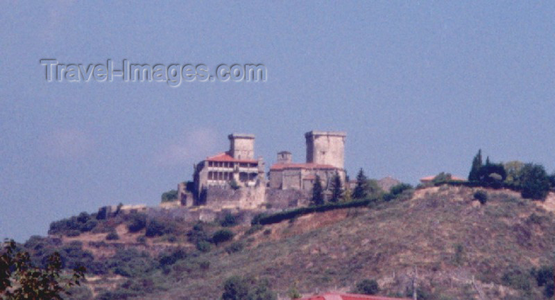 galicia11: Galicia / Galiza - Verín (Ourense province): the Castle / o castelo - photo by M.Torres - (c) Travel-Images.com - Stock Photography agency - Image Bank