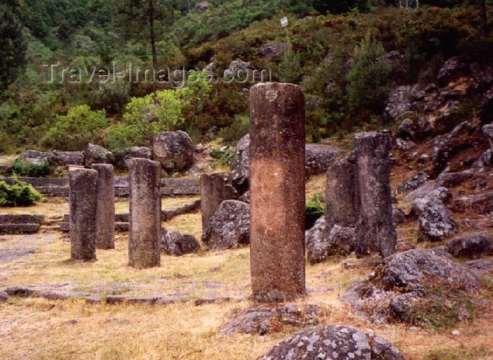 galicia13: Galicia / Galiza - Portela de Home (Provincei da Ourense, concello de Lobios): Roman milestones - marcos romanos - photo by M.Torres - (c) Travel-Images.com - Stock Photography agency - Image Bank