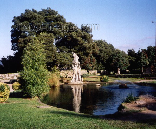 galicia4: Galicia / Galiza - Vigo / VGO (Pontevedra  province): pond on the fort - jardim no Castelo do Castro - photo by M.Torres - (c) Travel-Images.com - Stock Photography agency - Image Bank