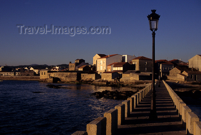 galicia44: Galicia / Galiza - Cambados, Pontevedra province: the scenic fishing village of Cambados at dusk - Rias Baixas area - photo by S.Dona' - (c) Travel-Images.com - Stock Photography agency - Image Bank