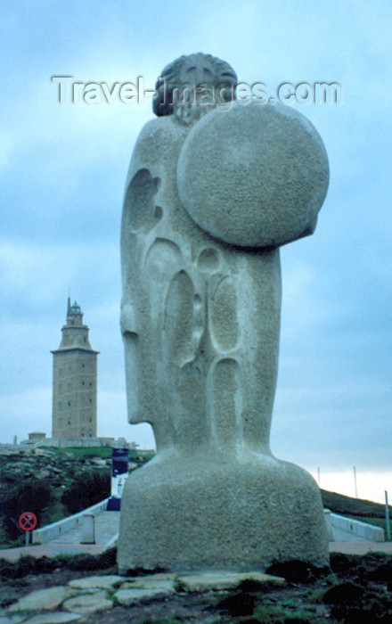 galicia6: Galicia / Galiza - A Coruña (provincia da Corunha): Celtic warrior at Hercules' tower, and old Roman lighthouse - guerreiro Celta na torre de Hercules - photo by M.Torres - (c) Travel-Images.com - Stock Photography agency - Image Bank