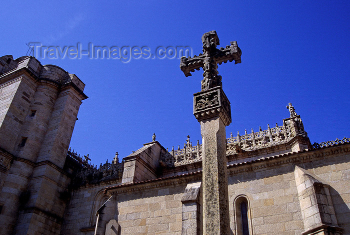 galicia73: Galicia / Galiza - Pontevedra: church of Santa Maria Maior in Plaza Alonso de Fonseca - photo by S.Dona' - (c) Travel-Images.com - Stock Photography agency - Image Bank