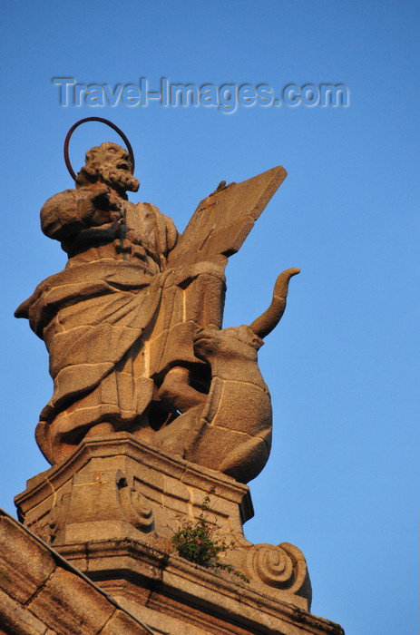 galicia85: Lugo, Galicia / Galiza, Spain: Cathrdral detail - sculpture by Francisco Mouro - saint and bull - photo by M.Torres - (c) Travel-Images.com - Stock Photography agency - Image Bank