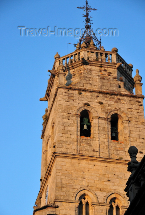 galicia87: Lugo, Galicia / Galiza, Spain: eastern tower of the Cathedral, on Praza de Santa María - photo by M.Torres - (c) Travel-Images.com - Stock Photography agency - Image Bank