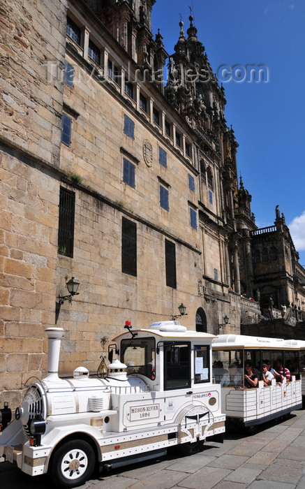 galicia92: Santiago de Compostela, Galicia / Galiza, Spain: miniature train by the Cathedral - old city - Unesco world heritage site - photo by M.Torres - (c) Travel-Images.com - Stock Photography agency - Image Bank