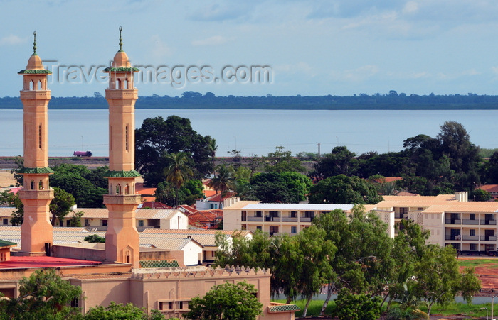 gambia47: Banjul, The Gambia: King Fahad mosque facing St Augustine High School, a Catholic institution - Box Bar Road - river and  Kankujereh road in the background - photo by M.Torres - (c) Travel-Images.com - Stock Photography agency - Image Bank