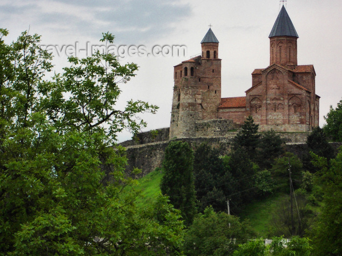 georgia104: Georgia - Gremi - Kakheti region: Gremi fortress, built by Levan, King of Kakhetians, in the 16th century - church of the Archangel and the royal tower - photo by L.McKay - (c) Travel-Images.com - Stock Photography agency - Image Bank