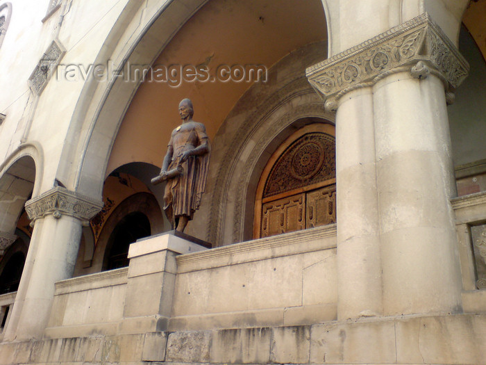 georgia109: Georgia - Tbilisi : statue in arcade - photo by N.Mahmudova - (c) Travel-Images.com - Stock Photography agency - Image Bank