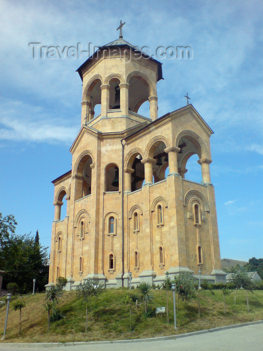georgia124: Georgia - Tbilisi: chapel near Sameba Cathedral - photo by N.Mahmudova - (c) Travel-Images.com - Stock Photography agency - Image Bank