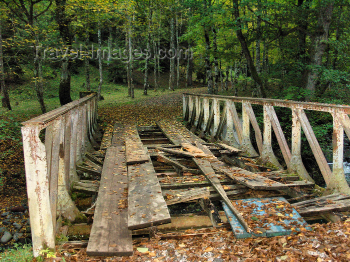 georgia152: Borjomi, Samtskhe-Javakheti region, Georgia: old truss bridge - photo by N.Mahmudova - (c) Travel-Images.com - Stock Photography agency - Image Bank