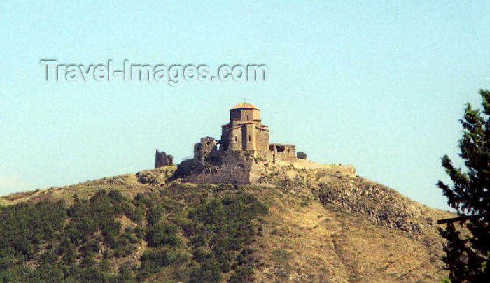 georgia16: Georgia - Mtskheta: Jvari  / Dzhvari (cross) church - Georgian Orthodox monastery of the 6th century - situated at previously sacred hill, dedicated to Armazi, the Georgian name of Ahura Mazda, the Zoroastrian god - photo by M.Torres - (c) Travel-Images.com - Stock Photography agency - Image Bank