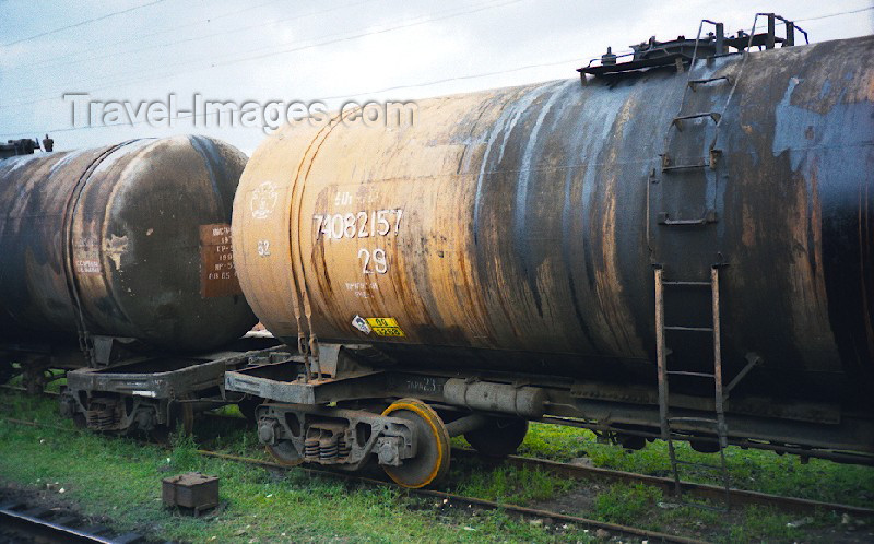 georgia23: Georgia - Batumi (Ajaria): Azeri oil arrives for export - train (photo by M.Torres) - (c) Travel-Images.com - Stock Photography agency - Image Bank