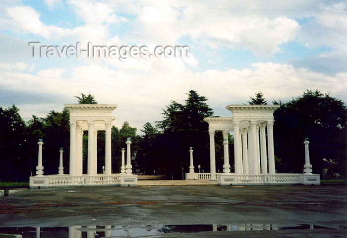 georgia28: Georgia - Batumi / Bat'umi  (Ajaria / Adjara): Greek imitation on the promenade - Batumi Boulevard - photo by M.Torres - (c) Travel-Images.com - Stock Photography agency - Image Bank