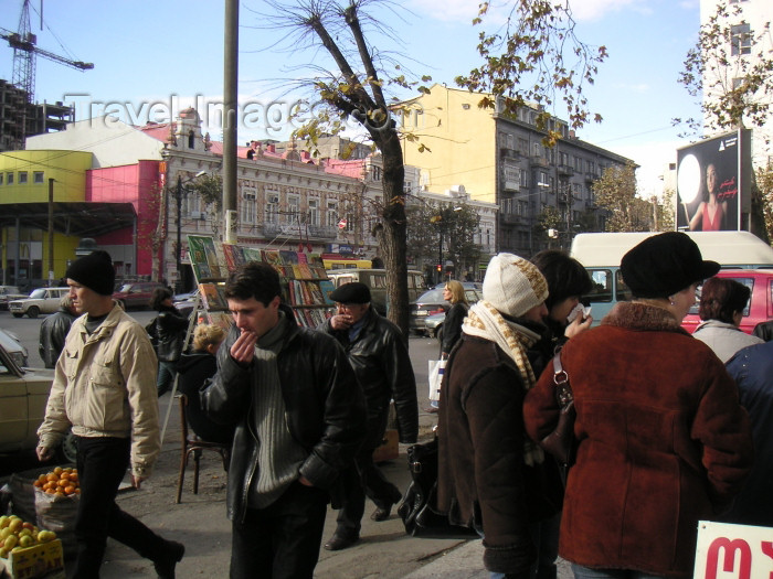 georgia65: Georgia - Tbilisi / Tblissi / TBS: People and stalls, on Marjanishvili square, Tbilisi - McDonalds in background (photo by Austin Kilroy) - (c) Travel-Images.com - Stock Photography agency - Image Bank