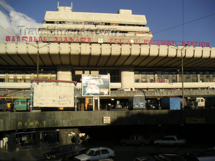 georgia67: Georgia - Tbilisi / Tblissi / TBS: train station - photo by A.Kilroy - (c) Travel-Images.com - Stock Photography agency - Image Bank