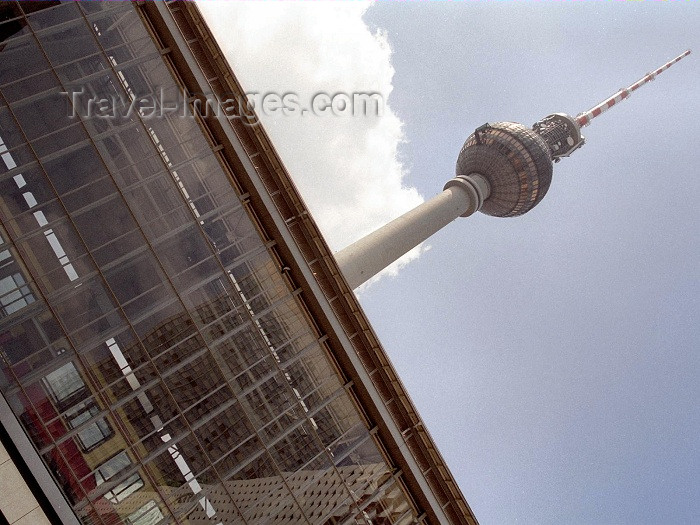 germany103: Berlin, Germany / Deutschland: GDR's Palace of the Republic - Schlossplatz - Palast der Republik, ehemaliges DDR-Staatsratsgebäude - photo by M.Bergsma - (c) Travel-Images.com - Stock Photography agency - Image Bank