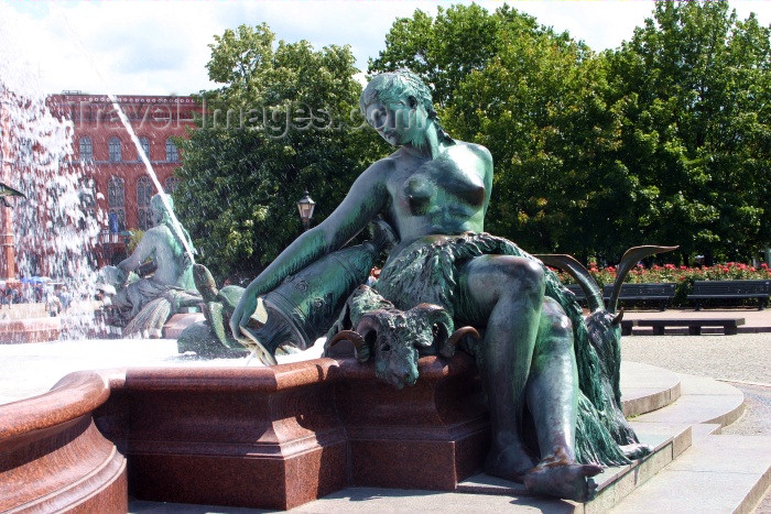 germany112: Berlin, Germany / Deutschland: Neptunbrunnen - odalisque - designed by Reinhold Begas / Deutsches odalisque - photo by C.Blam - (c) Travel-Images.com - Stock Photography agency - Image Bank