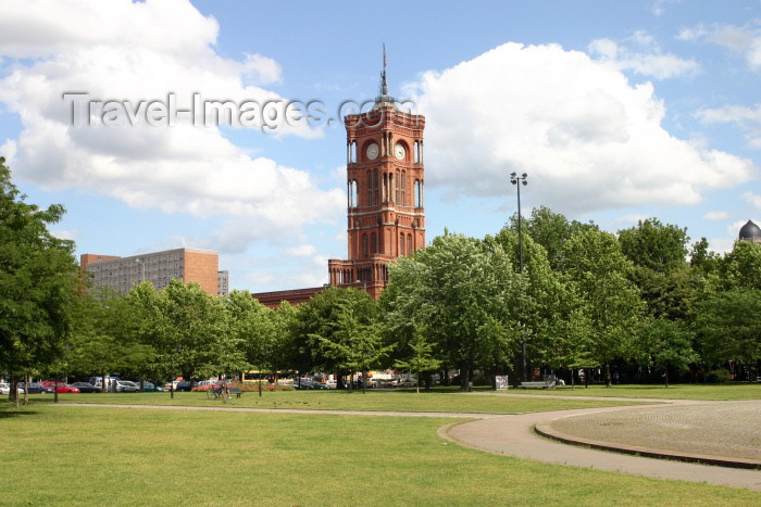 germany117: Germany / Deutschland - Berlin: lawns / Rasen - Rote Rathaus - red city hall - photo by C.Blam - (c) Travel-Images.com - Stock Photography agency - Image Bank