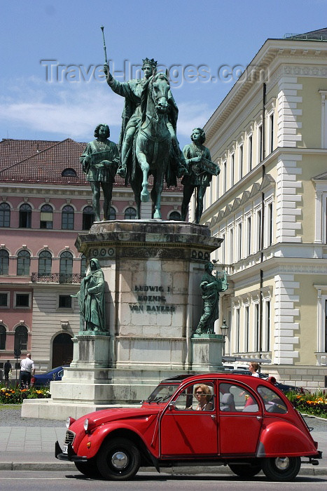 germany123: Germany - Bavaria - Germany - Bavaria - Munich / Munique: king Ludwig I of Bavaria and a  2 CV / Ludwig I Koenig von Bayern (photo by C.Blam) - (c) Travel-Images.com - Stock Photography agency - Image Bank