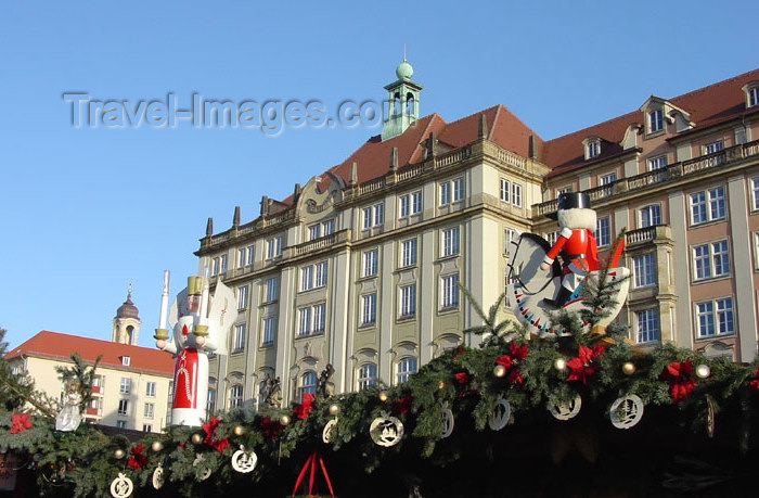 germany154: Germany / Deutschland -  Dresden (Saxony / Sachsen): Striezelmarkt (photo by G.Frysinger) - (c) Travel-Images.com - Stock Photography agency - Image Bank