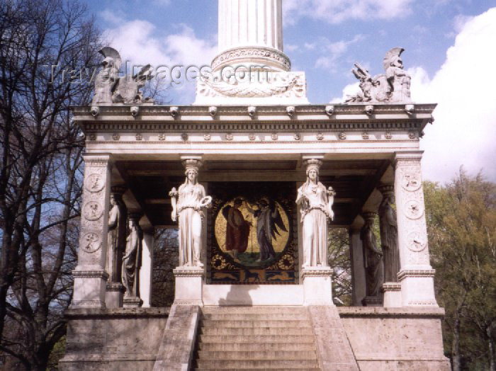germany17: Germany - Bavaria - Munich: Engels monument (photo by M.Torres) - (c) Travel-Images.com - Stock Photography agency - Image Bank