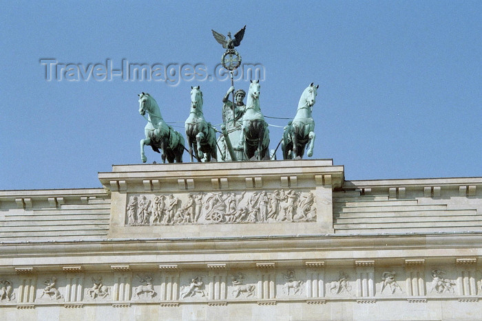 germany183: Germany / Deutschland - Berlin: Brandenburg gate - chariot with Quadriga - goddess of peace, driving a four-horse chariot in triumph - photo by M.Bergsma - (c) Travel-Images.com - Stock Photography agency - Image Bank