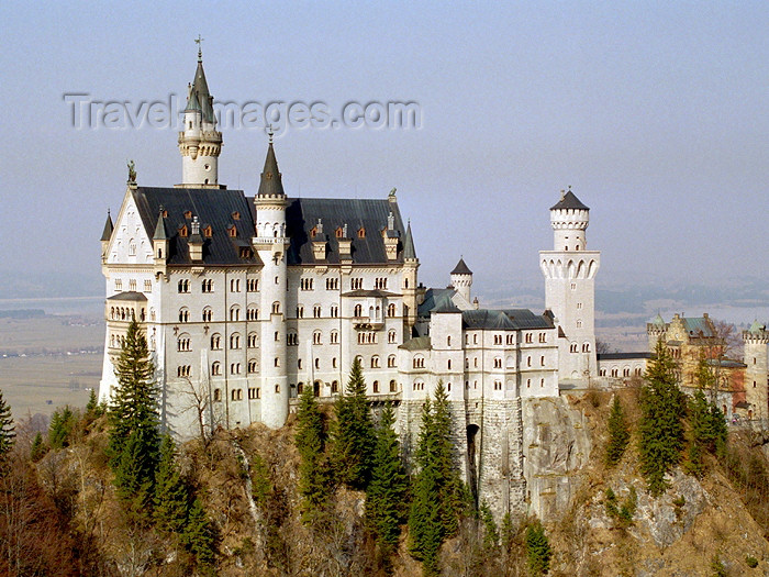 germany201: Germany - Bavaria - Neuschwanstein castle / Schloß Neuschwanstein - fairy-tale architecture by Christian Jank (photo by T.Marshall) - (c) Travel-Images.com - Stock Photography agency - Image Bank