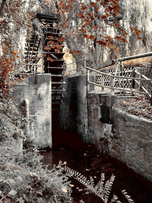 germany218: Germany / Deutschland / Allemagne - Bad Kreuznach (Rhineland-Palatinate / Rheinland-Pfalz): old water mill - water of the Nahe river - photo by Efi Keren - (c) Travel-Images.com - Stock Photography agency - Image Bank