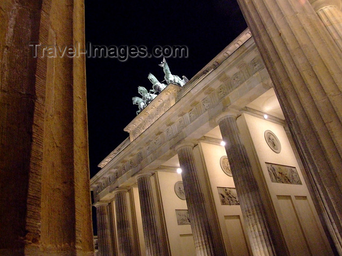germany237: Germany / Deutschland - Berlin: Brandenburg gate / Brandenburger Tor - nocturnal - photo by M.Bergsma - (c) Travel-Images.com - Stock Photography agency - Image Bank