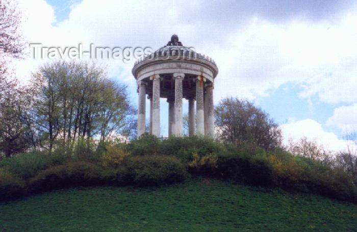 germany28: Germany - Bavaria - Munich / München: the English Gardens / Englischer Garten - Monopteros (photo by M.Torres) - (c) Travel-Images.com - Stock Photography agency - Image Bank