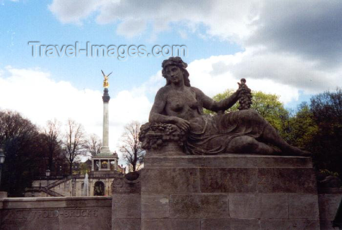 germany29: Germany - Bavaria - Munich / München: Luitpold bridge - the Palatinate nymph Luitpold Brücke (Isar) - Pfalz (photo by M.Torres) - (c) Travel-Images.com - Stock Photography agency - Image Bank