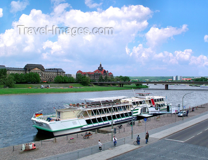 germany291: Dresden, Saxony / Sachsen, Germany / Deutschland: tour ship on the Elba river - in the background the Saxonian State Ministry of Finance, the Saxonian State Chancellery and the GDR built "Carolabrücke" bridge - photo by E.Keren - (c) Travel-Images.com - Stock Photography agency - Image Bank