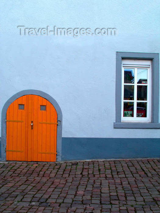 germany297: Gau-Algesheim - Mainz-Bingen district  - Rhineland-Palatinate / Rheinland-Pfalz, Germany / Deutschland: old blue house - photo by Efi Keren - (c) Travel-Images.com - Stock Photography agency - Image Bank