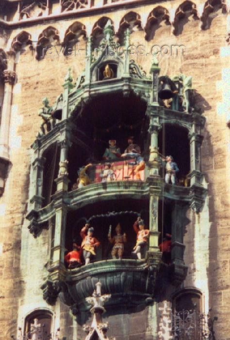 germany32: Germany - Bavaria - Munich / München: carillon - Glockenspiel at the city hall - Rathaus (photo by M.Torres) - (c) Travel-Images.com - Stock Photography agency - Image Bank