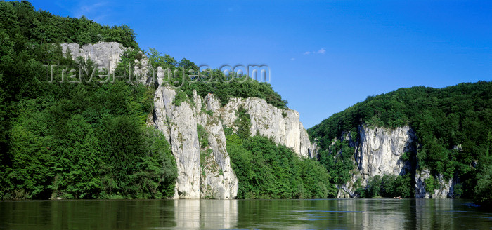 germany338: Germany - Weltenburg, Lower Bavaria: Donaudurchbruch gorge - the Danube breaks through the cliffs - Kelheim district - photo by W.Allgöwer - (c) Travel-Images.com - Stock Photography agency - Image Bank