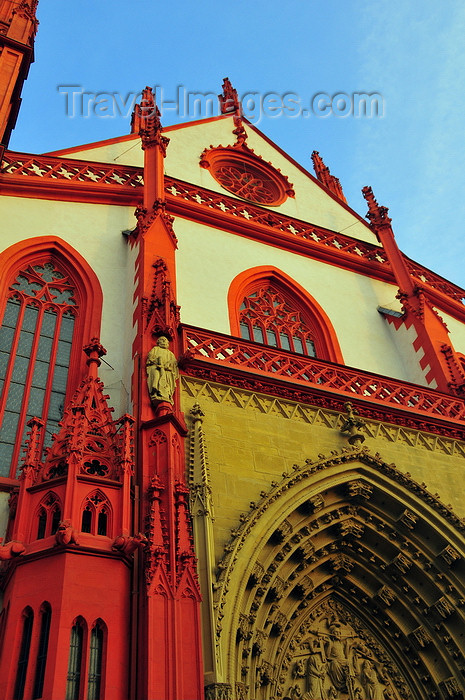 germany354: Würzburg, Lower Franconia, Bavaria, Germany: Marienkappele - Western gate - pointed archivolt - late Gothic - photo by M.Torres - (c) Travel-Images.com - Stock Photography agency - Image Bank