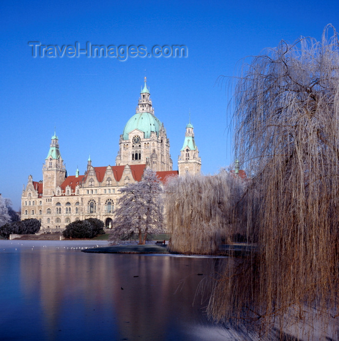 germany372: Hannover, Lower Saxony, Germany: New City Hall / Neues Rathaus and Maschteich lake in winter - photo by A.Harries - (c) Travel-Images.com - Stock Photography agency - Image Bank