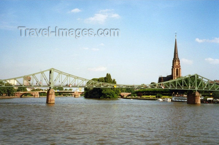 germany8: Germany / Deutschland - Frankfurt am Main (Hessen): truss bridge over the Main river - Eiserner Steg, iron footbridge connecting the center with Sachsenhausen - photo by M.Torres - (c) Travel-Images.com - Stock Photography agency - Image Bank