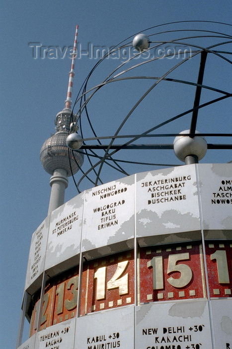 germany88: Germany / Deutschland - Berlin: Alexanderplatz - the world clock / Die Welt - Weltzeituhr - photo by M.Bergsma - (c) Travel-Images.com - Stock Photography agency - Image Bank