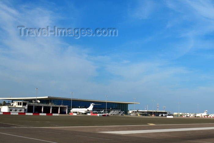 gibraltar102: Gibraltar: Gibraltar International Airport, aka North Front Airport - runway and terminal building air side - photo by M.Torres - (c) Travel-Images.com - Stock Photography agency - Image Bank